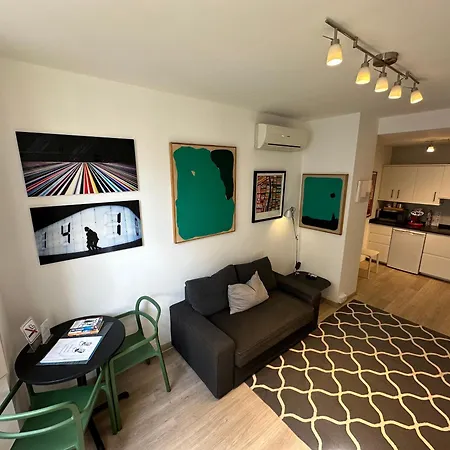 Apartment Arts Soho -